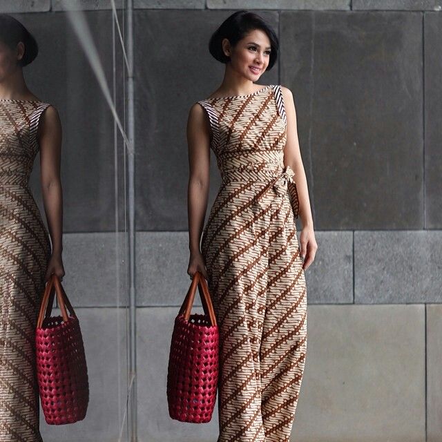 Ingin Memakai Dress Batik? Coba Rekomendasinya Di sini