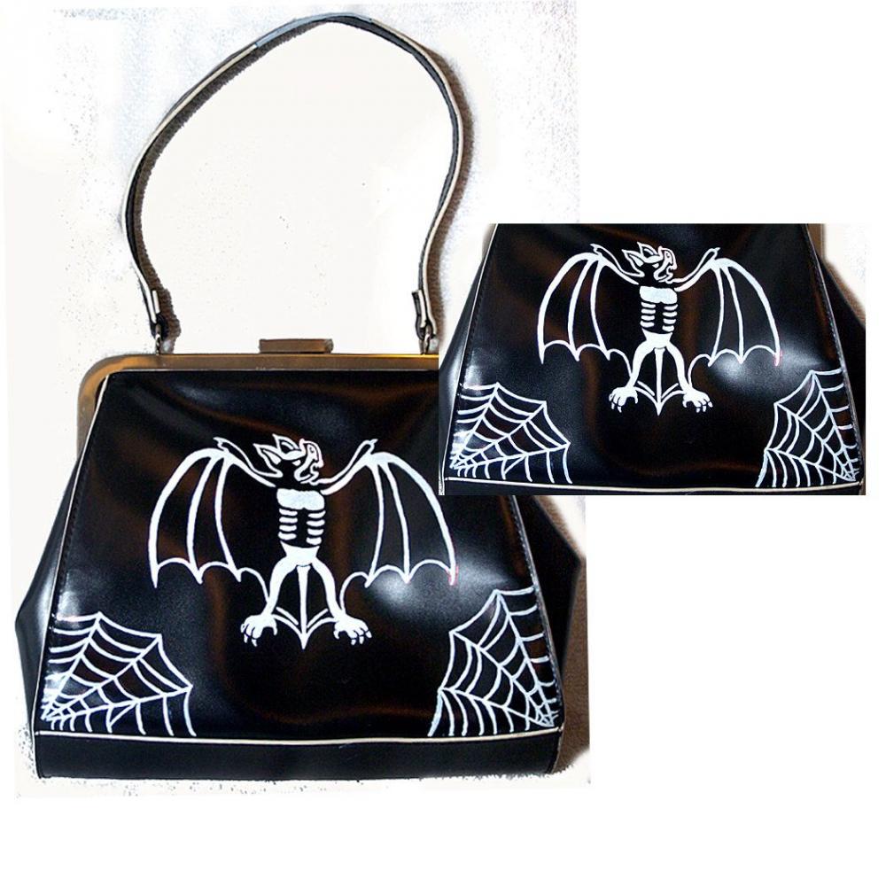 Sudah Melihat Handbag Dengan Motif Unik Dibawah Ini?